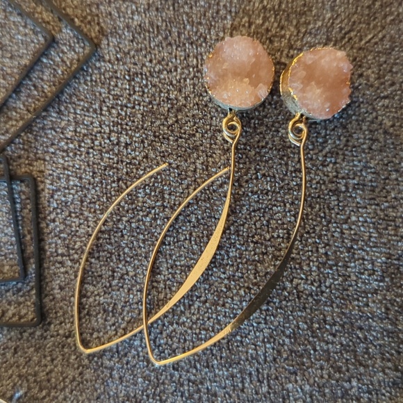 Earrings - Picture 3 of 6